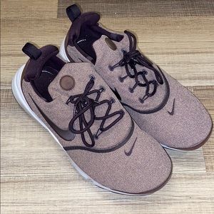 Maroon Nike Presto’s